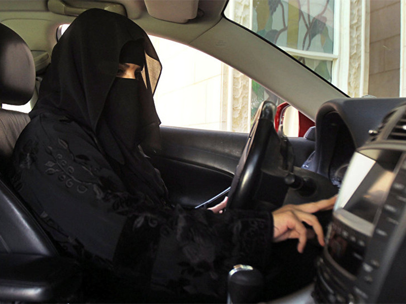 بالفيديو: أول حالة تحرش بعد تطبيق قرار قيادة المرأة السعودية السيارة!
